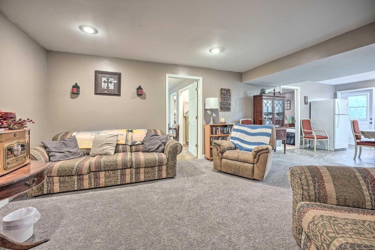 Lovely 3- Bedroom Apartment With Street Parking. Goshen Eksteriør bilde